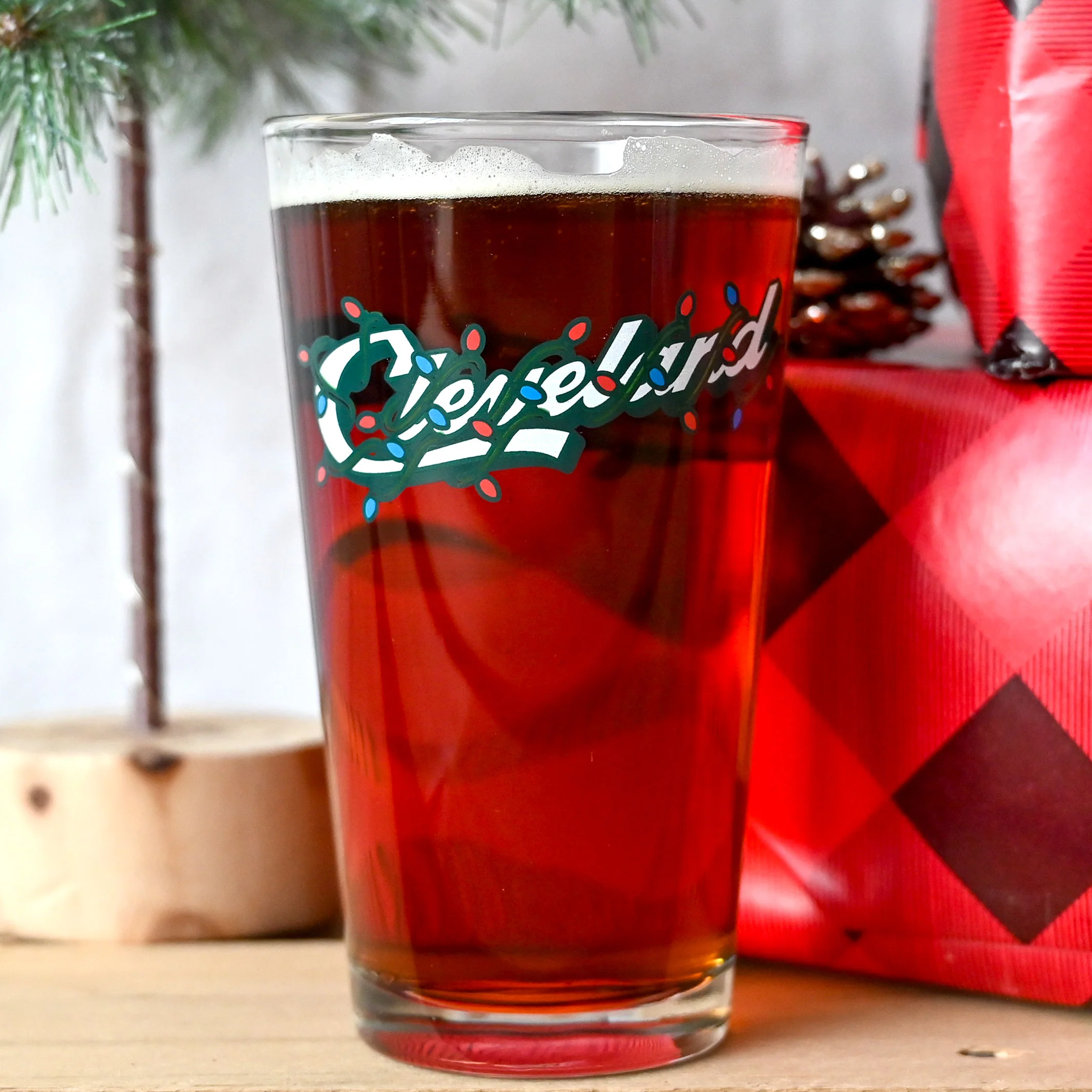 Cleveland Script Lights Pint Glass - Image 2